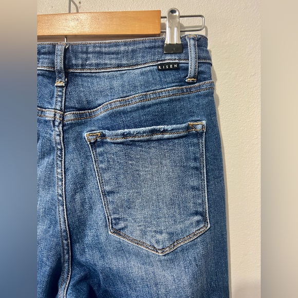 RISEN LA Distressed Boyfriend Straight Leg Jean - Size 9/29 - Picture 11 of 14